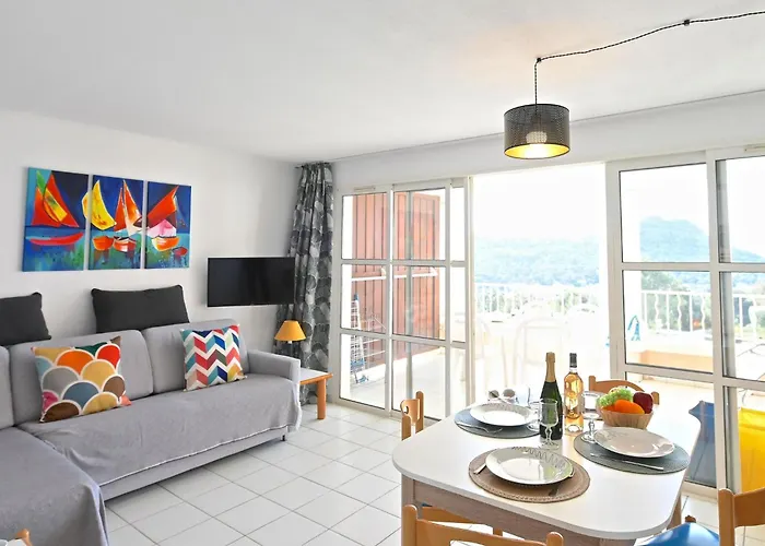 Апартаменты Le Hameau - L2 202 By Interhome Сен-Рафаэль